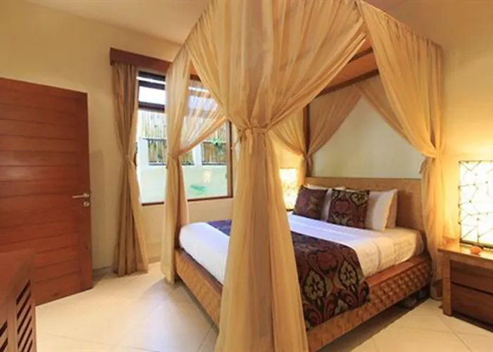 Seriska Seminyak, 5-star Private Pool Villa, Walk To Dining & Shopping *