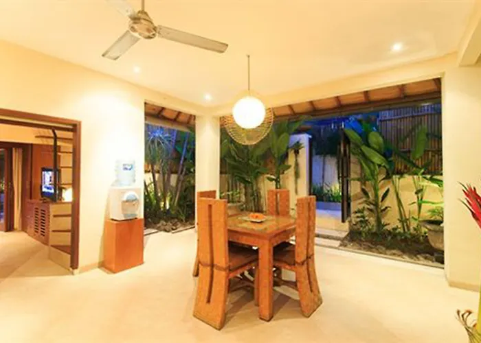 Villa Seriska Seminyak, 5-star Private Pool Villa, Walk To Dining & Shopping *