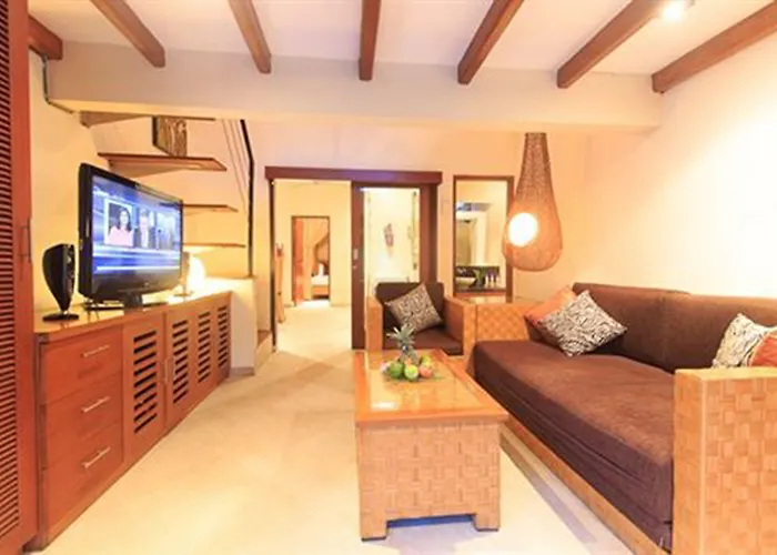 Villa Seriska Seminyak, 5-star Private Pool Villa, Walk To Dining & Shopping *