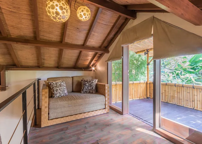 Villa Seriska Seminyak, 5-star Private Pool Villa, Walk To Dining & Shopping *