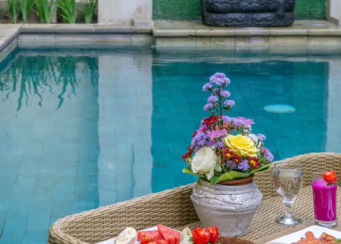 Villa Seriska Seminyak, 5-star Private Pool Villa, Walk To Dining & Shopping *