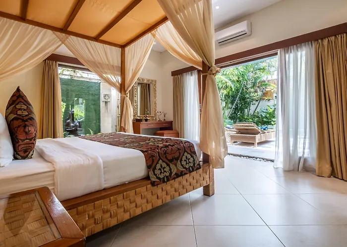 Seriska Seminyak, 5-star Private Pool Villa, Walk To Dining & Shopping *