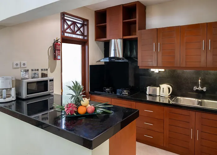 Seriska Seminyak, 5-star Private Pool Villa, Walk To Dining & Shopping Villa *