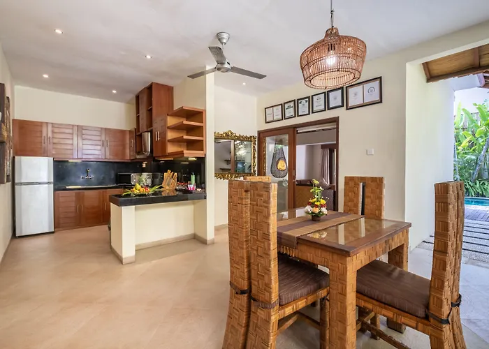 Seriska Seminyak, 5-star Private Pool Villa, Walk To Dining & Shopping Вилла