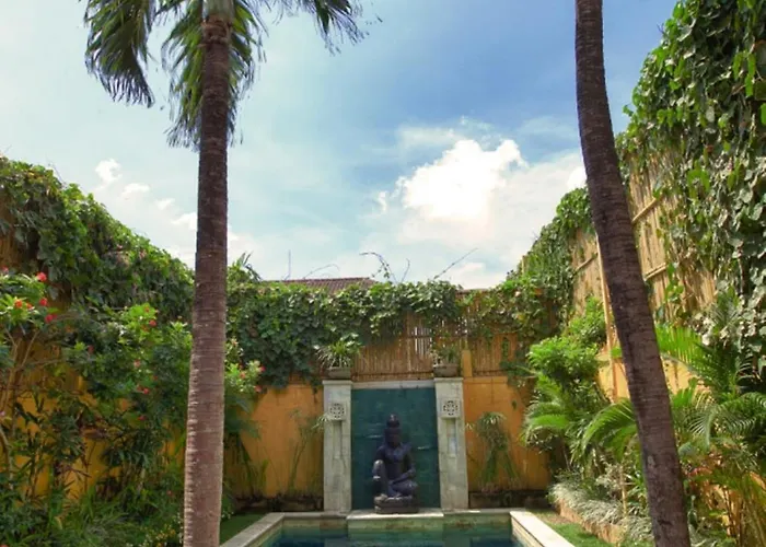 Seriska Seminyak, 5-star Private Pool Villa, Walk To Dining & Shopping *