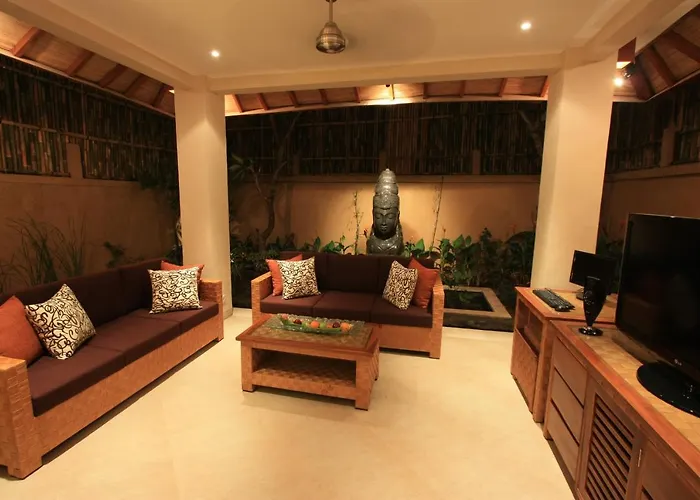 Seriska Seminyak, 5-star Private Pool Villa, Walk To Dining & Shopping Villa *