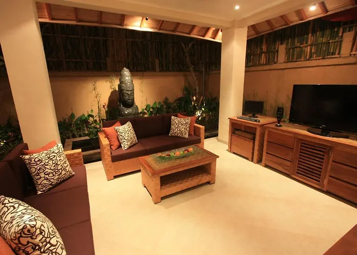 Villa Seriska Seminyak, 5-star Private Pool Villa, Walk To Dining & Shopping Seminyak