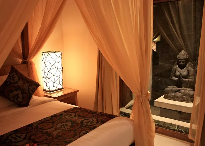 Villa Seriska Seminyak, 5-star Private Pool Villa, Walk To Dining & Shopping Seminyak