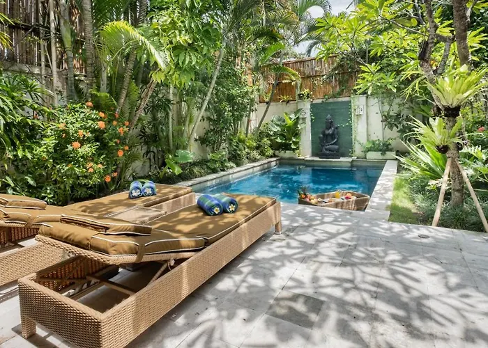 Seriska Seminyak, 5-star Private Pool Villa, Walk To Dining & Shopping Villa *